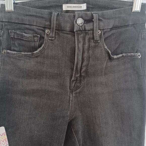 Good American GOOD LEGS CROP Jeans Size 0/25 Black Stretch Denim Raw Hem NEW - Picture 3 of 10